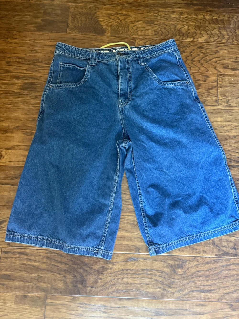 Alab Men's Relaxed Blue Denim Shorts - like new